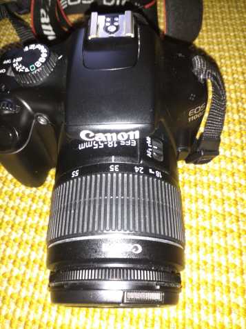 Zrcadlovka Canon EOS 1100