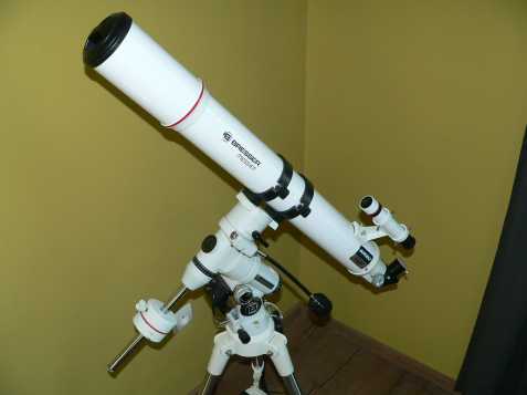 Hvězdářský dalekohled (teleskop) Br